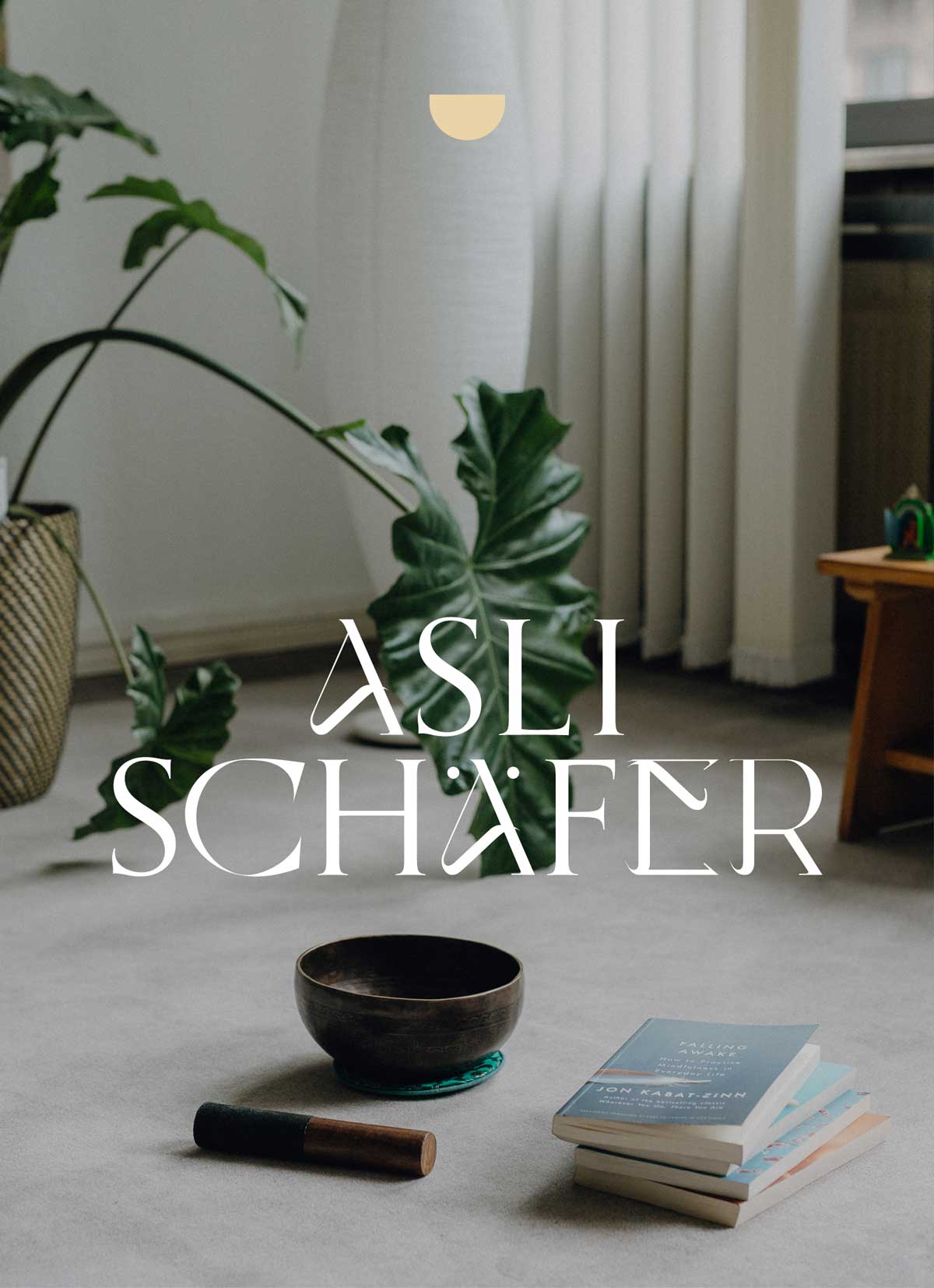 Asli Schaefer MBSR Lehrerin Branding by Mindt Design Studio