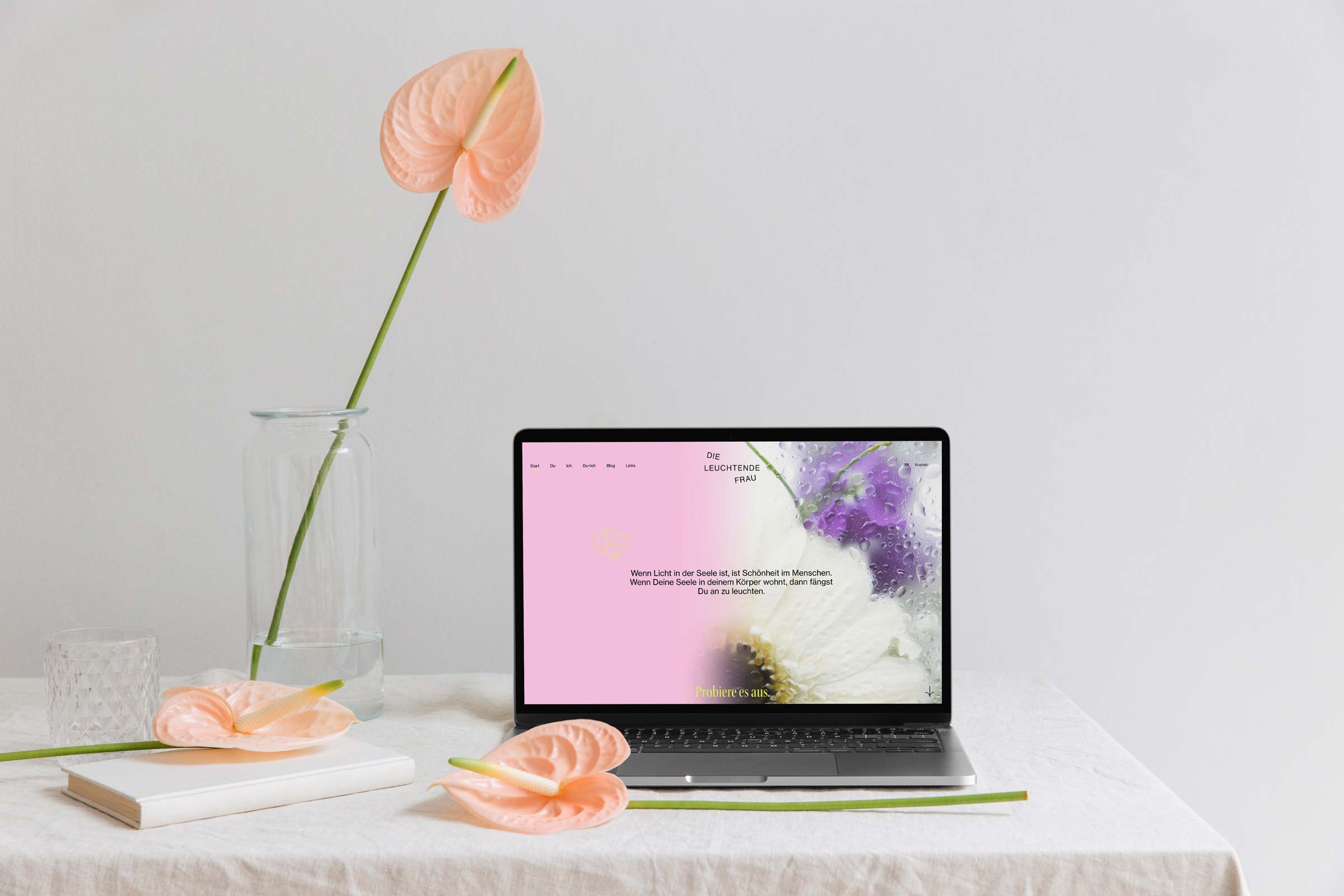 Die Leuchtende Frau – Brand Identity by Mindt Design Studio – Webdesign